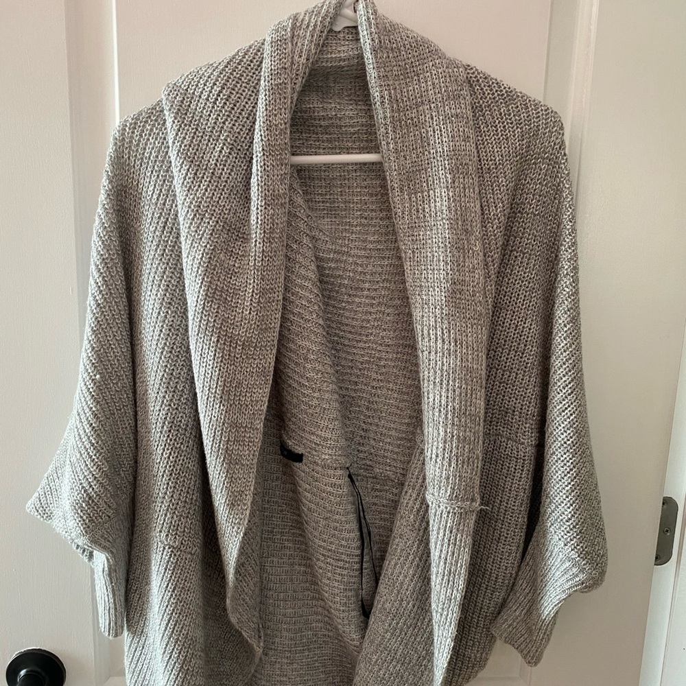 FOREVER 21 Grey Crocheted Shawl Size Medium